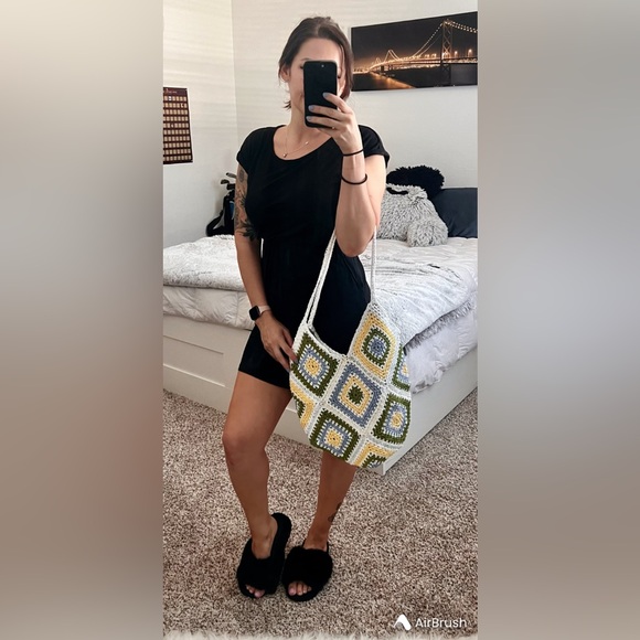 Handmade crochet patterned handbag - Picture 2 of 7